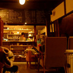 Cafe marble  - （撮影 20120303）キッシュ、タルト、プリンなどが美味しい、町家を改造したお店。女性スタッフばかりなので、お店の雰囲気は優しい感じです。