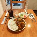 EAT CAFE ANZU - 750円ランチ（具材ゴロゴロカレー）