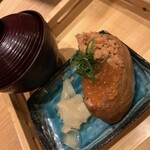 h Uoya Aramasa - 鮭とイクラの親子稲荷寿司