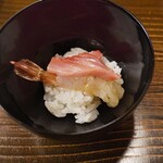 片折 - 鮪とろ漬けとガス海老丼