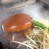 武州うどんあかねandみどりダイニング - 料理写真:農林水産省、FOOD　ACTION NIPPONのパートナー登録承認も取得！当店自慢のテレビでもお馴染みうどん屋さんのふわふわハンバーグです！