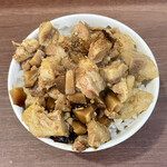 中華そば うお青 - 豚バラ肉カス小丼