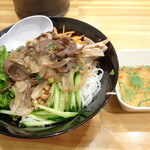 NICHINAN PHO - 「Bun Bo Xao（牛肉麺の炒め物）」（869円）