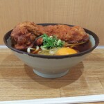 弥生軒 - 唐揚(１ケ)うどんと玉子(470円＋50円)