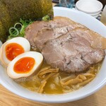 Torimentei - 特製濃厚ラーメン（醤油） 900円
                      ランチサービス 麺大盛り