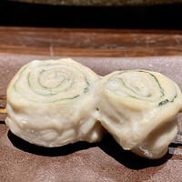 YAKITORI 燃 es - ささみ紫蘇巻き
                いつも感じる柔らかでジューシーなささみ紫蘇巻き、今宵も参りました！
                毎度同じ表現しかできませんが、まじ旨！！
                沼能さんだからこその丁寧な下処理の先にある美味しさ、美味しさに感謝です♪