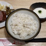 Gyuutan Sumiyaki Rikyuu - 牛タン極単品、麦飯、トロロ1,680円(税抜)