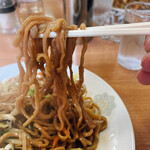 新華園 - 麺はこんな感じ♪