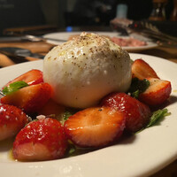 カルネジーオ イースト - 