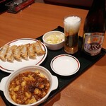 みよしの - 料理写真:餃子とビールのセット 690円+麻婆豆腐 380円