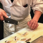 美酒美肴 はまゐ - ハモの骨切り