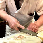 美酒美肴 はまゐ - ハモの骨切り