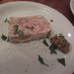 タヴェルナ・ポルチーニ - 地鶏と松の実のパテ