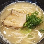 赤麺 梵天丸 - ミニラーメン。ミニとはいえしっかり量あります