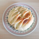 Furesshu Bekarikou Beya - クラウンメロンのクリームパン