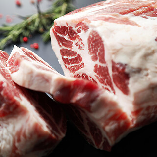 Our specialty! Carefully selected “lump” aged meat