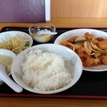 興隆 刀削麺酒家 - 【ランチ】中国本場の酢豚定食 950円