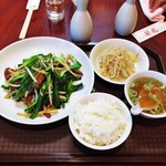 蘭苑 - レバニラ定食