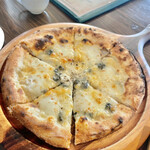 クリエッタ - クワトロフォルマッジ（4種類のチーズ）