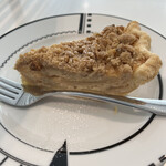松之助 N.Y. - ざくざくくらんぶる、林檎とカスタード、しなしなパイ。570円。松之助のサワークリームアップルパイです。