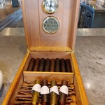 Ode - (2022/5 訪問)シガー風の焼き菓子。演出がオシャレ