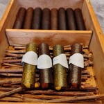 Ode - (2022/5 訪問)シガー風の菓子。ほうじ茶風味と抹茶風味の2種。どれも美味しい。