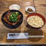 たなべ。 - 豚丼（松）、味噌汁＆お新香、半熟卵