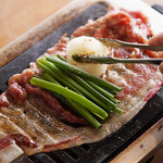 Ribs wrapped in second-generation famous Japanese black beef