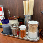 本家 第一旭 久津川店 - 卓上調味料