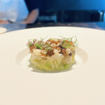 pesceco - タコの吸盤、春キャベツ、新玉ねぎ
      燻製オイル、ニンニクオイル、コリアンダー