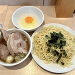 らあめん 満家 - チャーシューざるらあめん（1,250円）＋生玉子（60円）