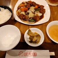 個室中華 頤和園 溜池山王店 - 
