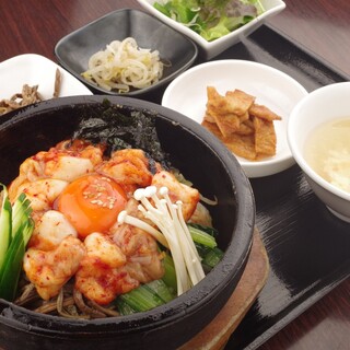 韓国惣菜小鉢が付いたお得な『ランチセット』1,000円～♪