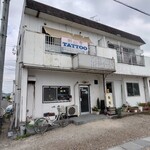 朱里 - 店舗外観　店内は2マス使ってる