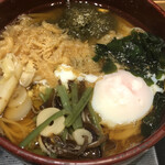 稲庭うどんとめし 金子半之助 - 稲庭うどん(温)無料トッピング後