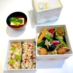 Two-tier heavy Bento (boxed lunch)