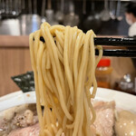 麺処 ほん田 - 低加水の弾力ある自家製麺