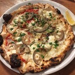 PST - 牡蠣と蓮根のピザ