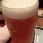 串かつ あーぼん - ビールの泡もきめ細かいです。