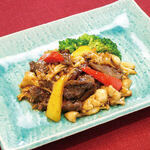 Stir-fried Wagyu lean meat and seasonal vegetables with black pepper