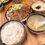 牛タン塩焼 テールスープの店 べこ虎 - 