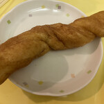 ケーワン - シナモンの風味が効いたフレンチドーナツ
      美味しいです