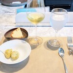 La Brianza - 南フランスラングドック・ルーションシャルドネ。ゼッポリーニと自家製フォカッチャ。幸せスタートセット♪