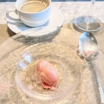 La Brianza - いちごアイスライチジュレ。とディカフェコーヒー。滑らかなジェラートいちご感しっかりすごく美味しい♡(๑´ڡ`๑)♡