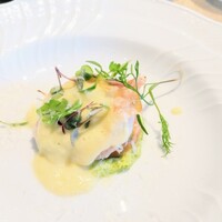 La Brianza - ブロッコリフランスペックフォンドゥーダソース。滑らかふんわりフランに生ハムの旨みと塩味がぴったり！ハーブの香りとチーズソースのコクもバッチリだわ