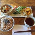 ウナ・カメラ・リーベラ - 玄米ベジ定食