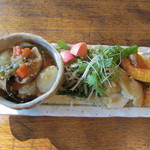 ウナ・カメラ・リーベラ - おかず達