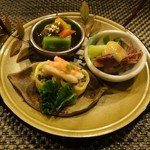 田菜花 - お通しがまず！凝ってます　※出される器も、さらに凝ってます！　※2013年2月