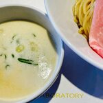 ZEN LABORATORY - 丸鶏スープ仕立て。