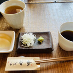 そば草香 - 薬味が運ばれてきたよ〜